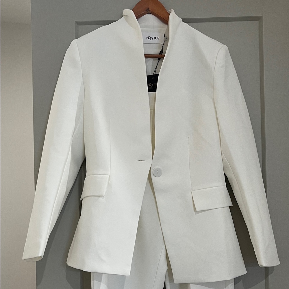 Elegant Off White Pant Suit - Picture 3 of 7